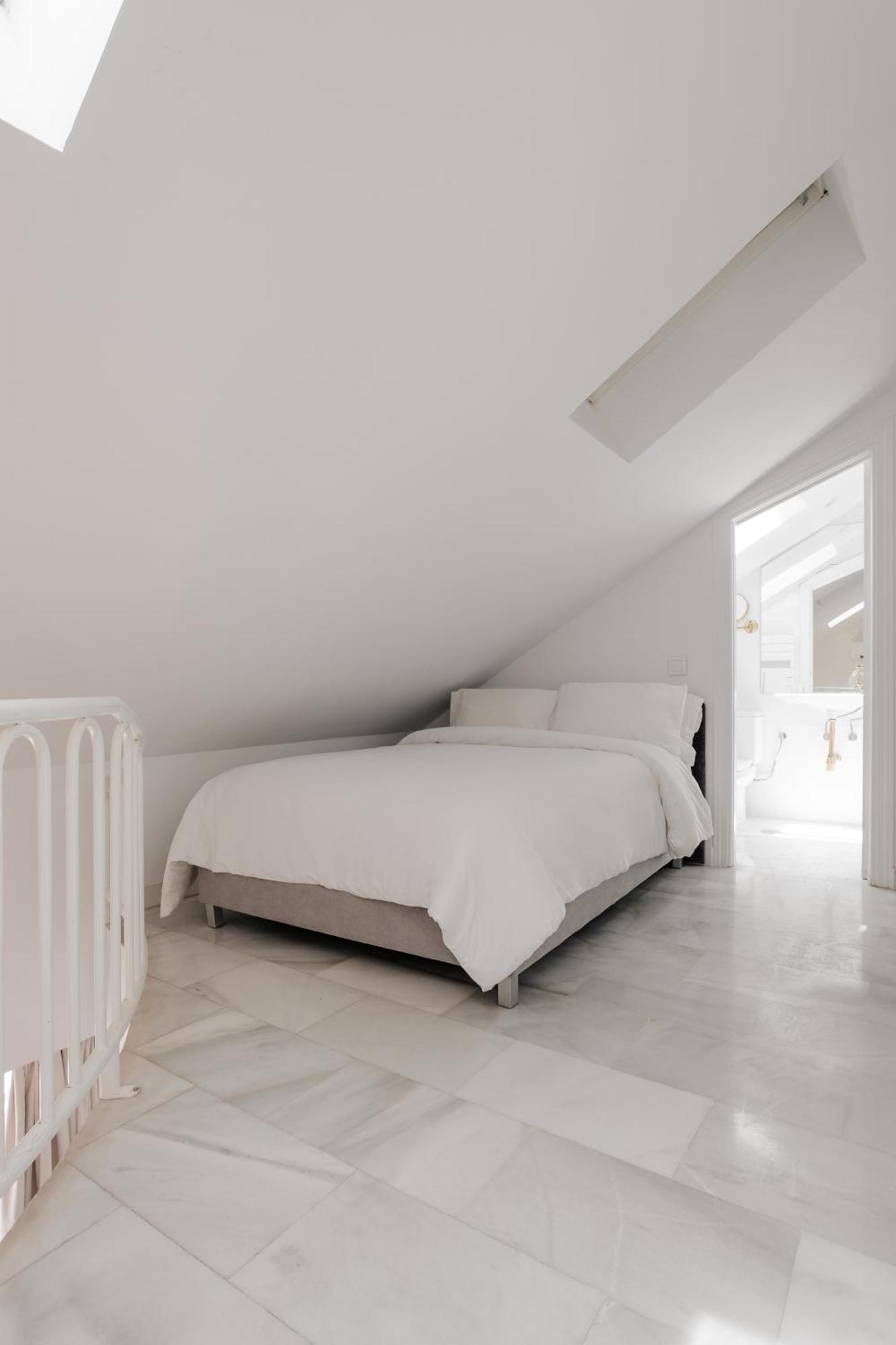 Sonder Santa Ana Aparthotel Madrid Luaran gambar