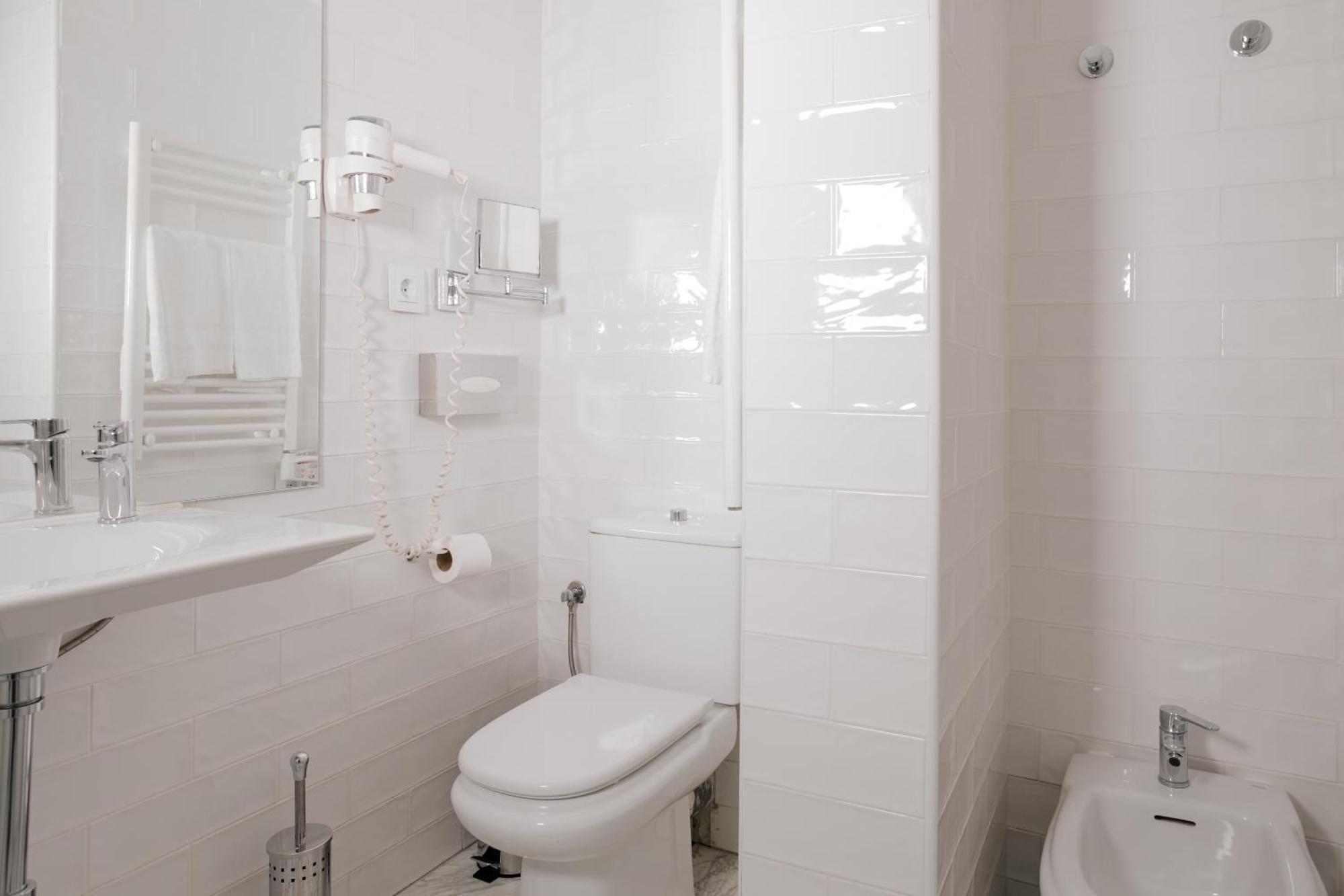 Sonder Santa Ana Aparthotel Madrid Luaran gambar