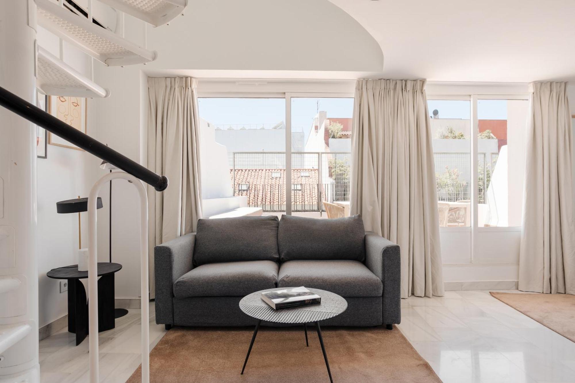 Sonder Santa Ana Aparthotel Madrid Luaran gambar