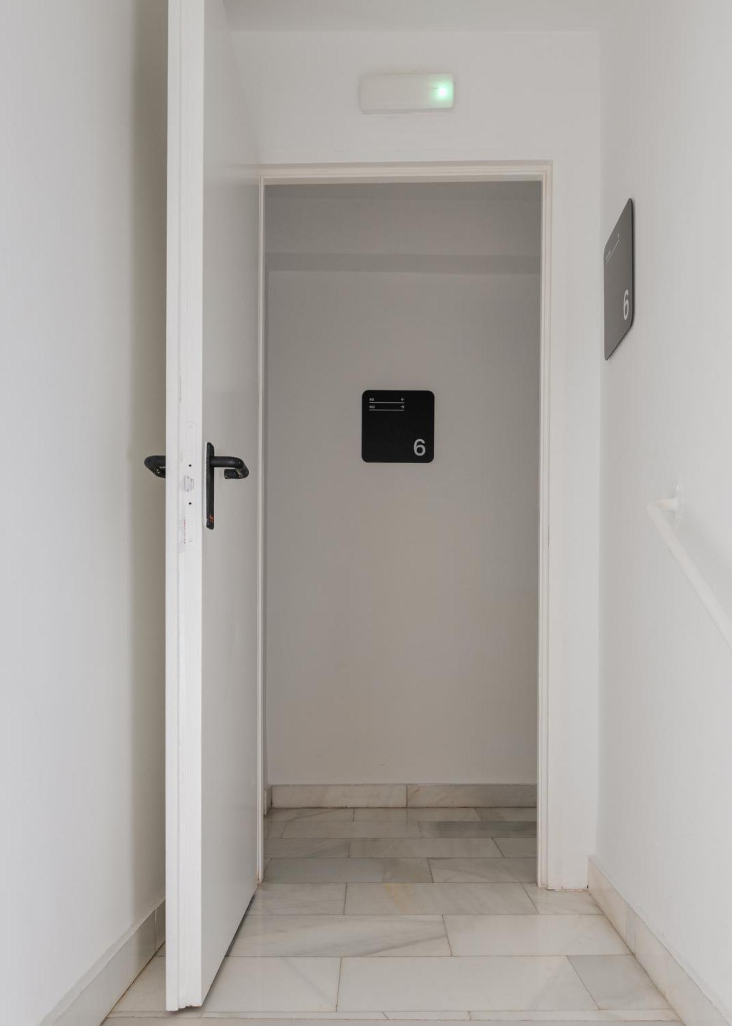Sonder Santa Ana Aparthotel Madrid Luaran gambar