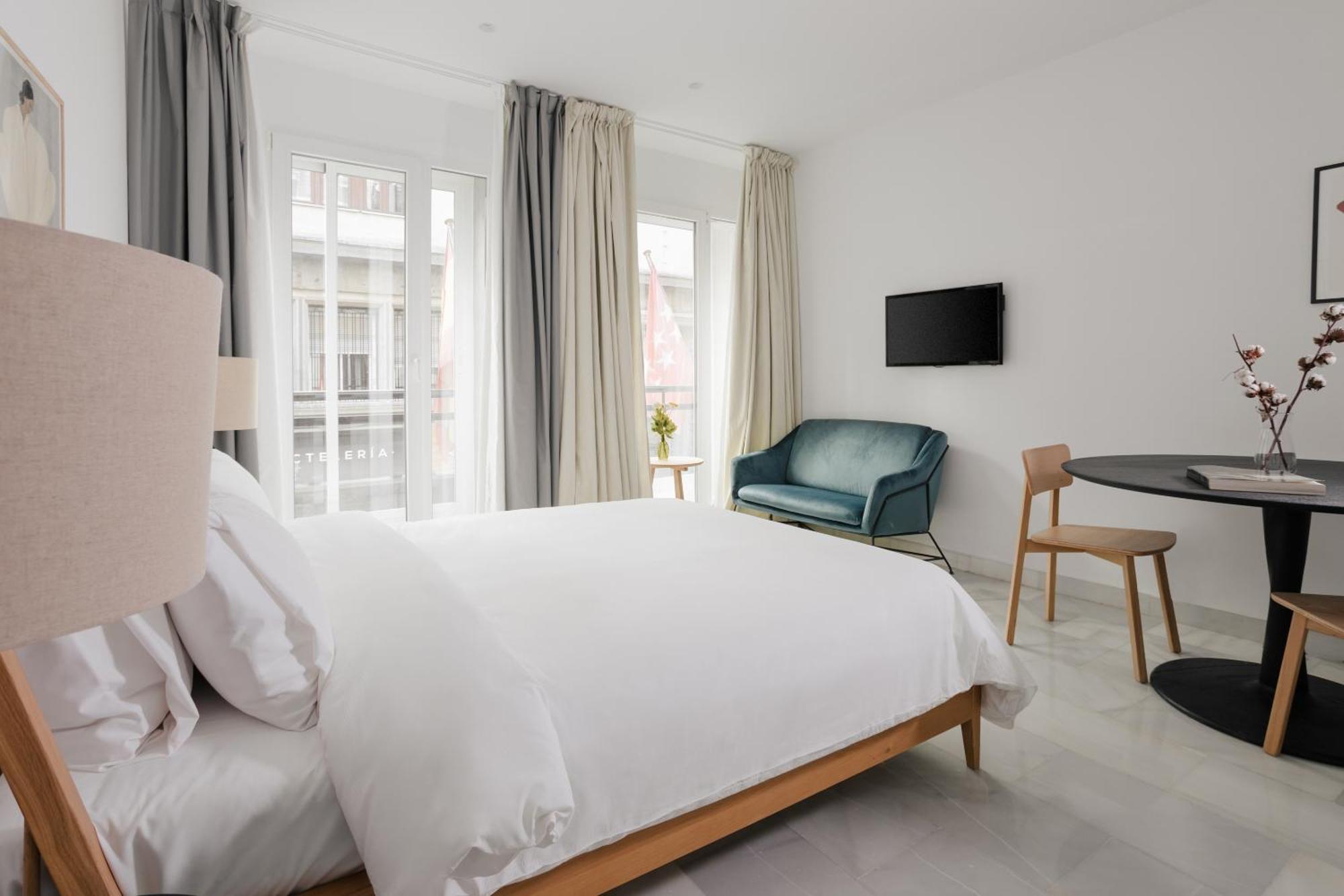 Sonder Santa Ana Aparthotel Madrid Luaran gambar