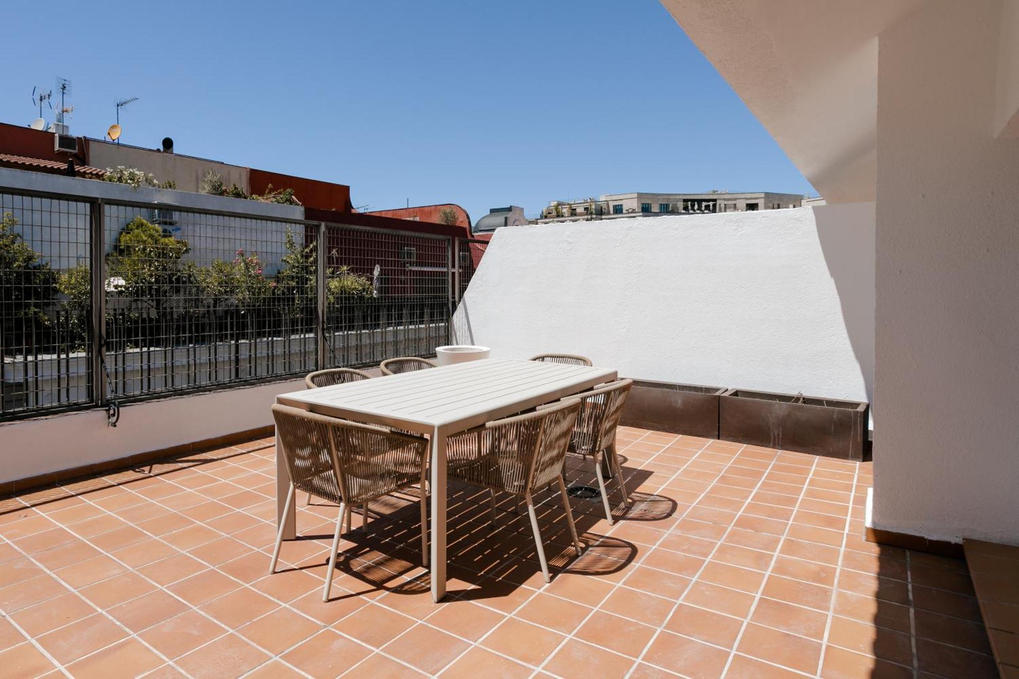 Sonder Santa Ana Aparthotel Madrid Luaran gambar