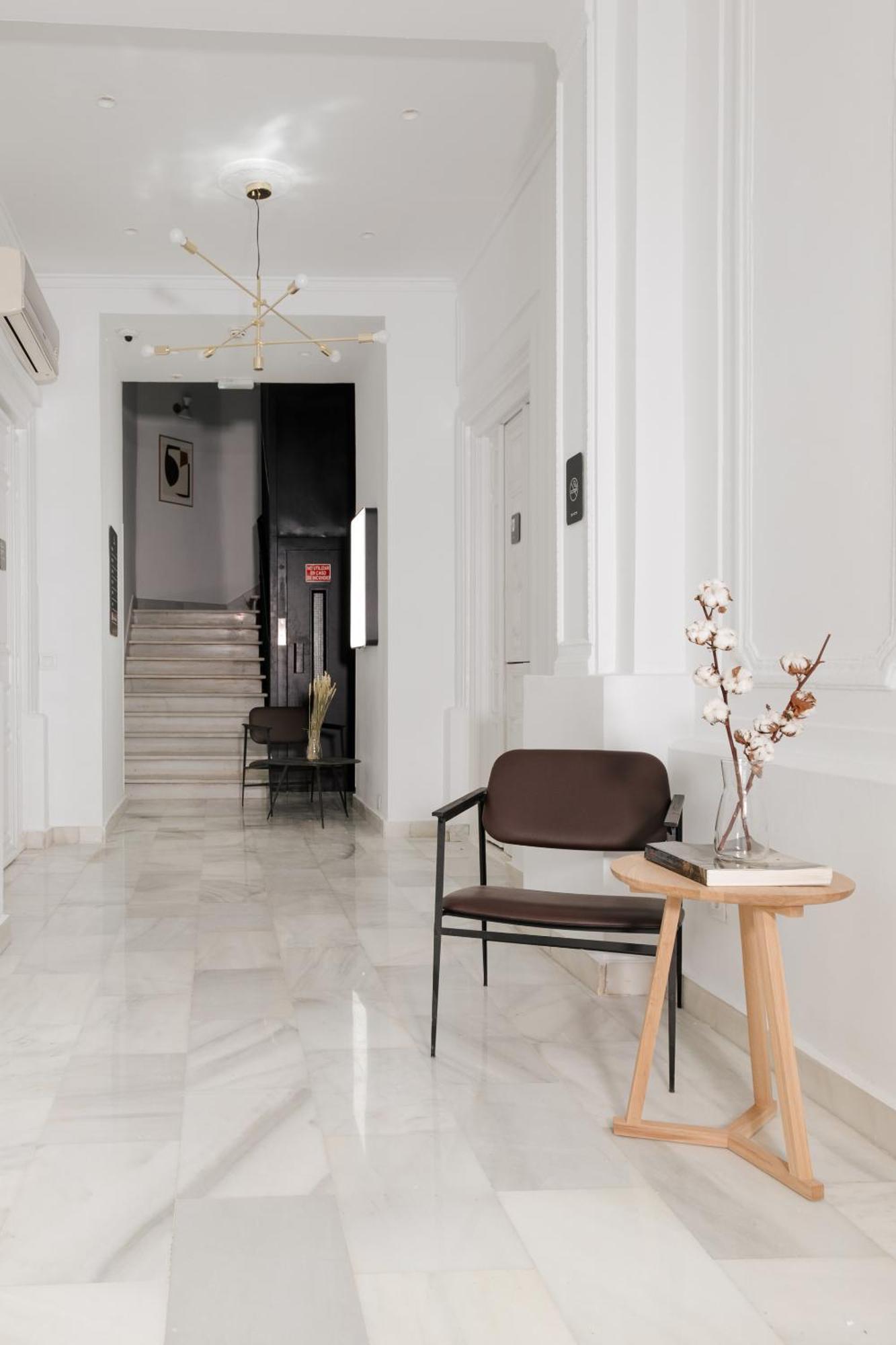 Sonder Santa Ana Aparthotel Madrid Luaran gambar